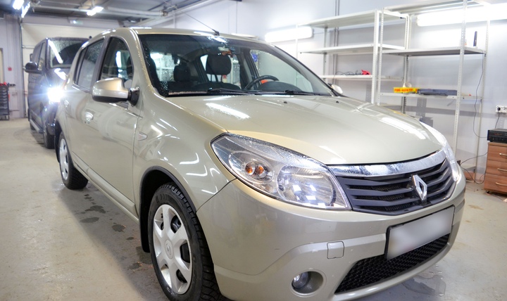 Шумоизоляция и замена акустики Renault Sandero